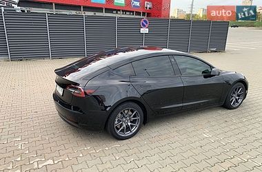 Седан Tesla Model 3 2022 в Києві