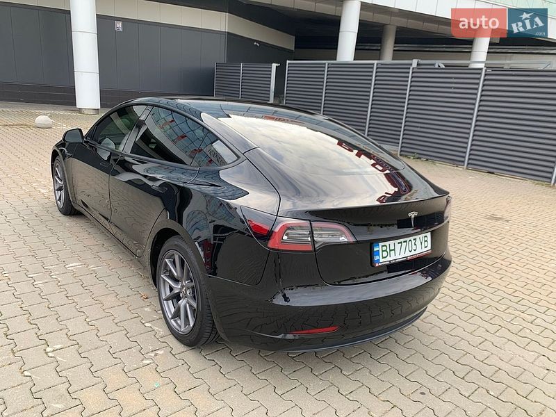 Седан Tesla Model 3 2022 в Києві