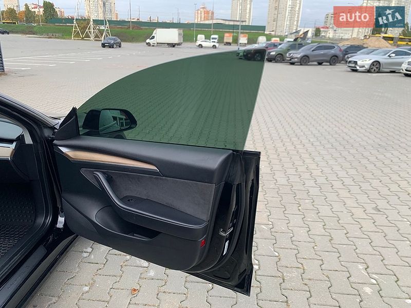 Седан Tesla Model 3 2022 в Києві