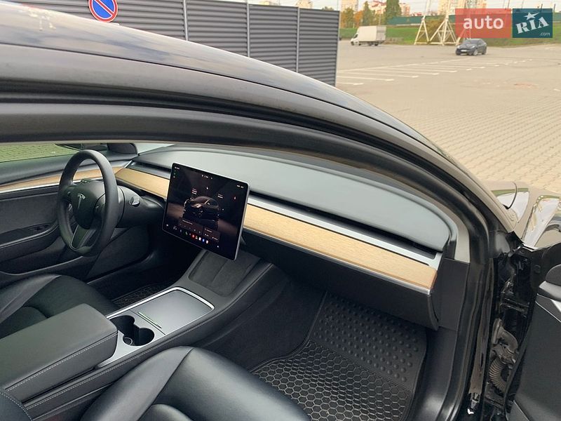 Седан Tesla Model 3 2022 в Києві