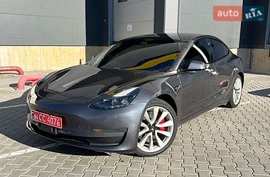 Седан Tesla Model 3 2020 в Львове