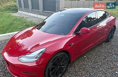 Седан Tesla Model 3 2020 в Львові