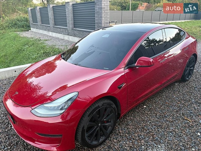 Седан Tesla Model 3 2020 в Львові