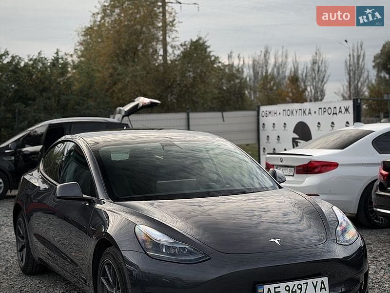 Седан Tesla Model 3 2023 в Дніпрі
