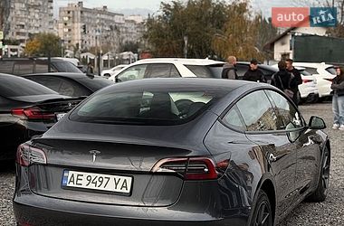 Седан Tesla Model 3 2023 в Дніпрі