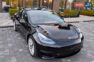 Седан Tesla Model 3 2021 в Ужгороді