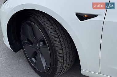 Седан Tesla Model 3 2021 в Рівному