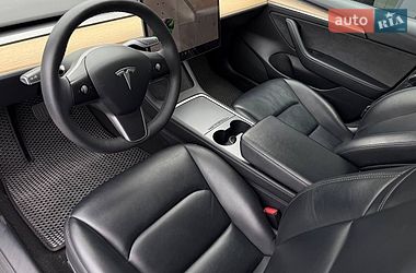 Седан Tesla Model 3 2021 в Рівному