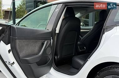Седан Tesla Model 3 2021 в Рівному