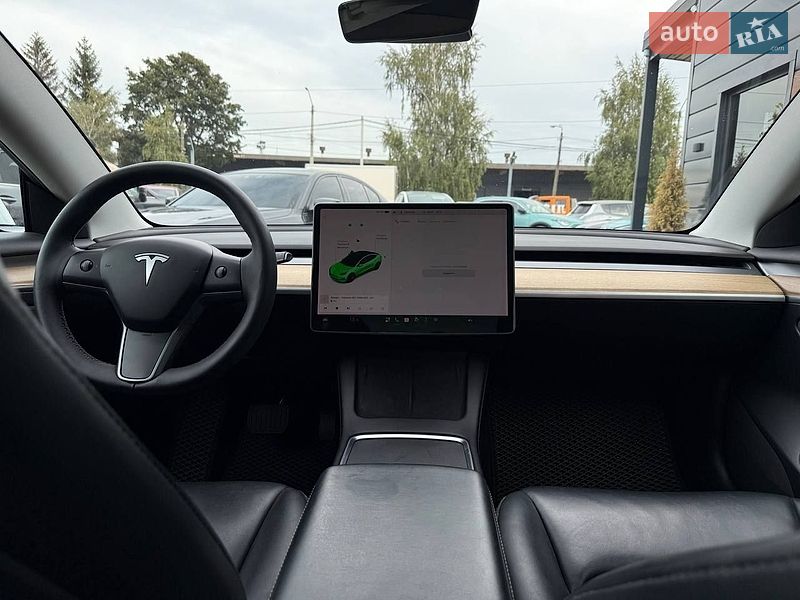 Седан Tesla Model 3 2021 в Рівному