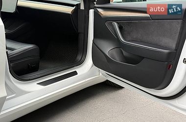 Седан Tesla Model 3 2021 в Рівному