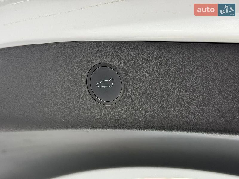 Седан Tesla Model 3 2021 в Рівному