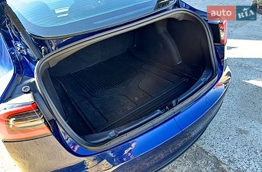 Седан Tesla Model 3 2022 в Львове