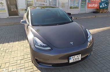 Седан Tesla Model 3 2019 в Львові