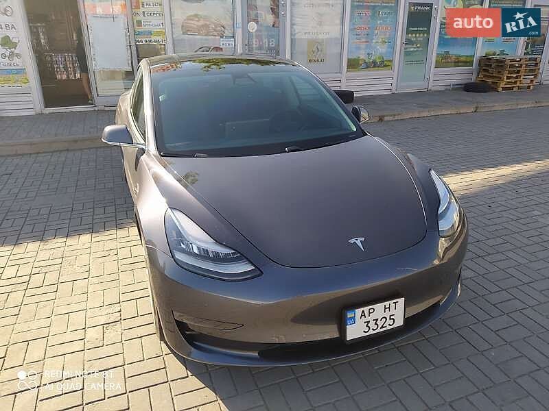 Tesla Model 3 2019