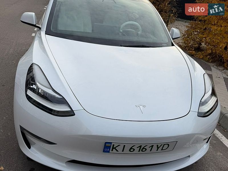 Tesla Model 3 2022