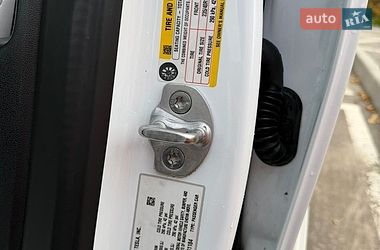 Седан Tesla Model 3 2022 в Киеве