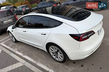 Седан Tesla Model 3 2022 в Киеве