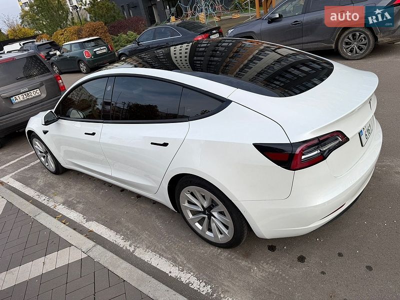 Седан Tesla Model 3 2022 в Киеве