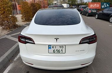 Седан Tesla Model 3 2022 в Киеве