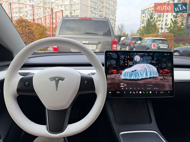 Седан Tesla Model 3 2022 в Киеве