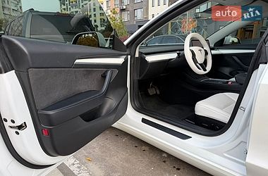 Седан Tesla Model 3 2022 в Киеве