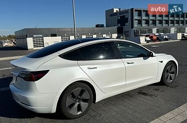 Седан Tesla Model 3 2022 в Львове