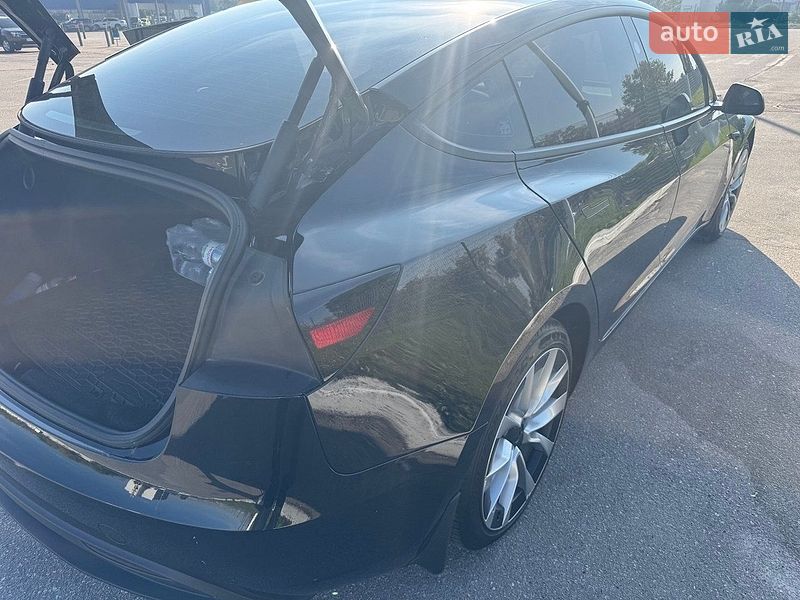 Седан Tesla Model 3 2025 в Харькове