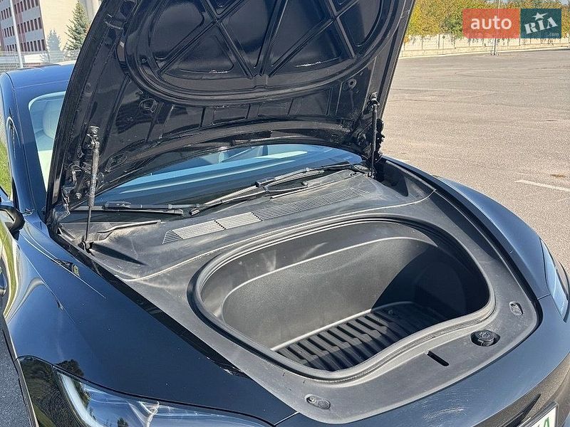 Седан Tesla Model 3 2025 в Харькове
