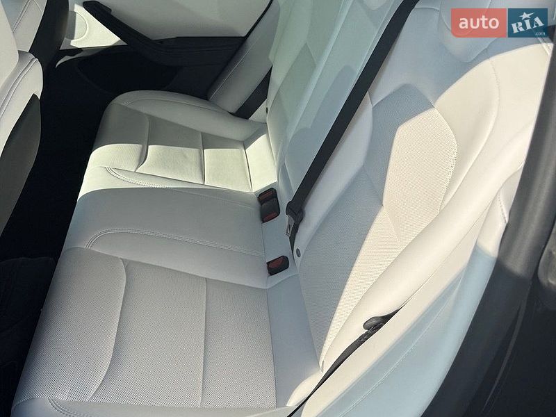 Седан Tesla Model 3 2025 в Харькове
