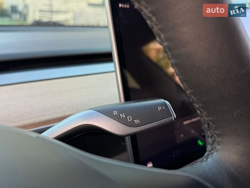 Седан Tesla Model 3 2022 в Івано-Франківську