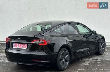 Седан Tesla Model 3 2023 в Дубні