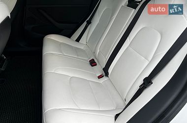 Седан Tesla Model 3 2020 в Виннице
