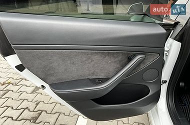 Седан Tesla Model 3 2020 в Виннице
