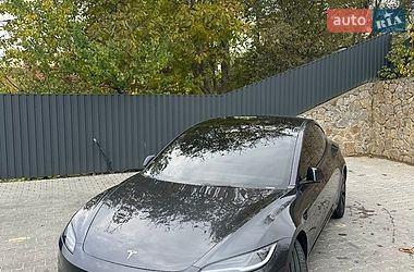 Седан Tesla Model 3 2024 в Виннице