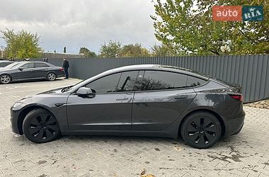 Седан Tesla Model 3 2024 в Виннице