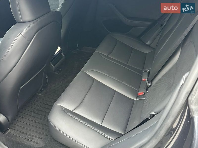 Седан Tesla Model 3 2024 в Виннице