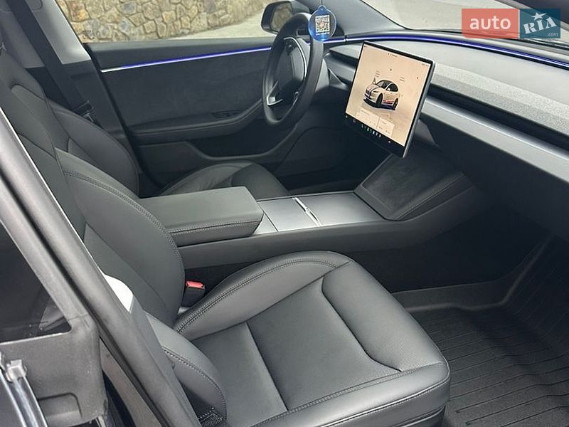 Седан Tesla Model 3 2024 в Виннице