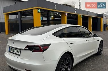 Седан Tesla Model 3 2023 в Харкові