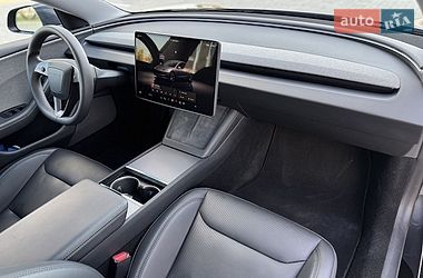 Седан Tesla Model 3 2024 в Дніпрі
