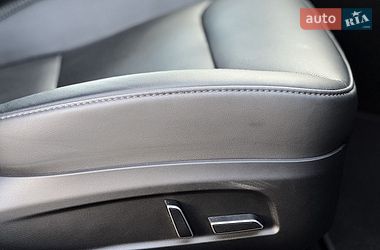 Седан Tesla Model 3 2024 в Дніпрі