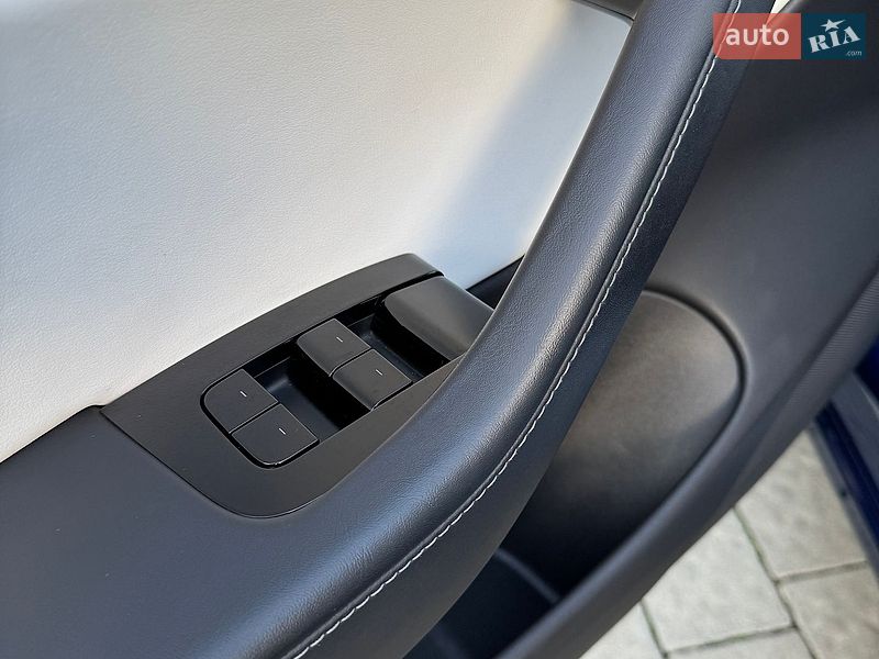 Седан Tesla Model 3 2018 в Львові фото 32 Седан Tesla Model 3 2018 в Львові