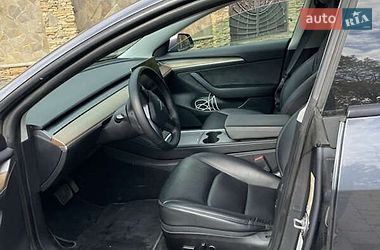 Седан Tesla Model 3 2022 в Львове