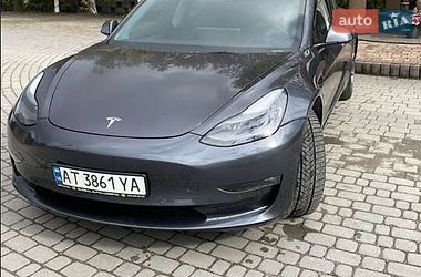 Седан Tesla Model 3 2022 в Львове