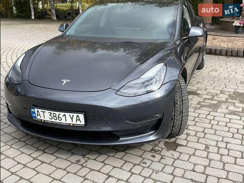 Седан Tesla Model 3 2022 в Львове