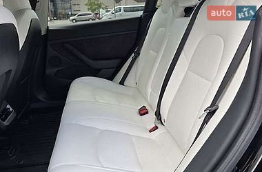Седан Tesla Model 3 2022 в Киеве