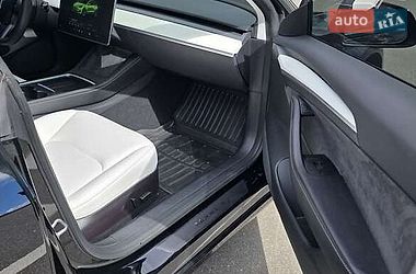 Седан Tesla Model 3 2022 в Киеве