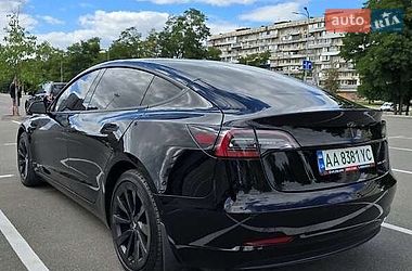 Седан Tesla Model 3 2022 в Киеве