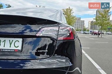 Седан Tesla Model 3 2022 в Киеве