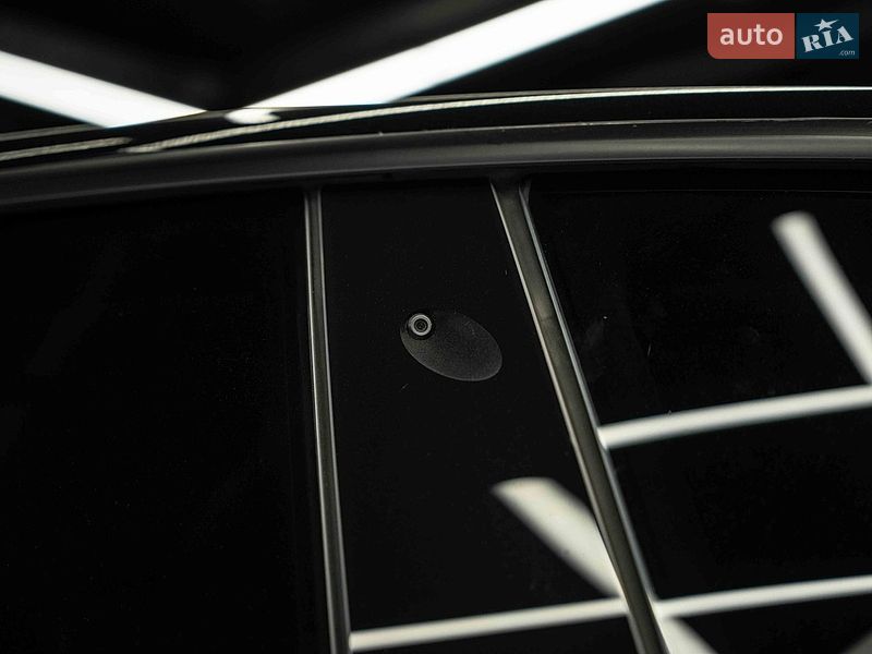Седан Tesla Model 3 2019 в Черновцах